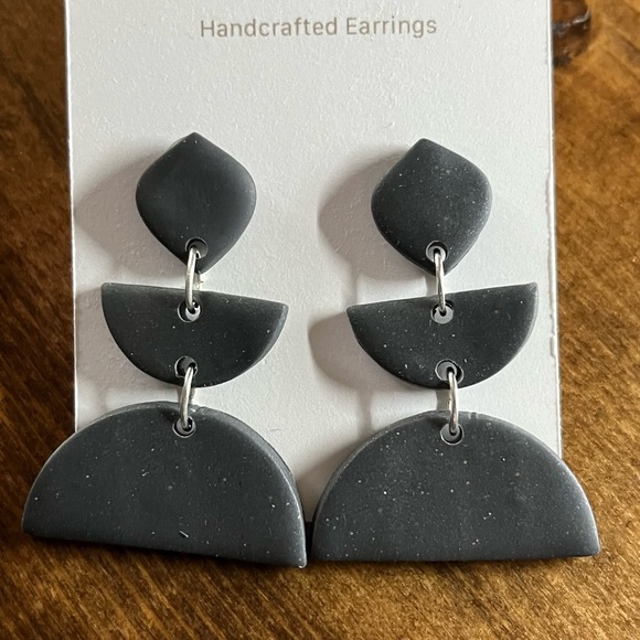 Handcrafted Clay Earrings - Picture 8 of 9